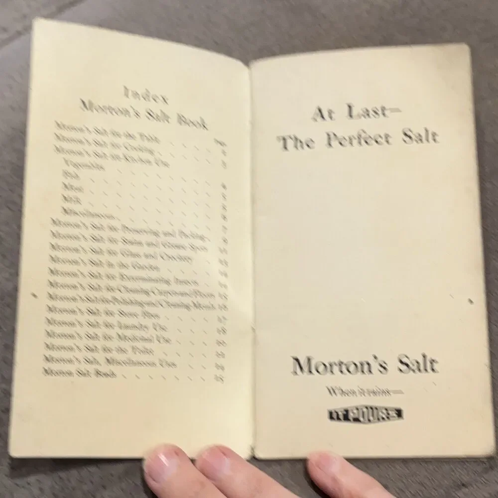Morton's When It Rains It Pours Salt Booklet S-1329 Vintage Original 1940-59